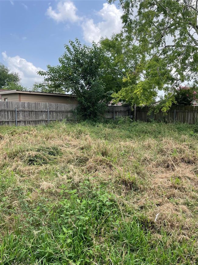814 Deercrest St, House other with 3 bedrooms, 2 bathrooms and 1 parking in Channelview TX | Image 13
