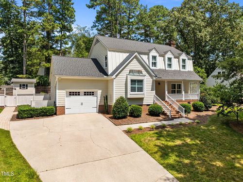 8224 Clear Brook Dr, Raleigh, NC, 27615-5107 | Card Image