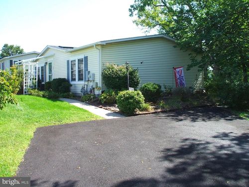 24 Goldenrod Ct E, HARLEYSVILLE, PA, 19438-2971 | Card Image