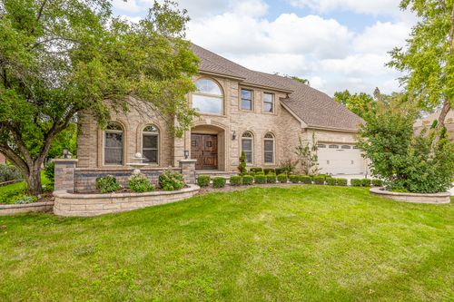 140 Founders Pointe S, Bloomingdale, IL, 60108-1402 | Card Image