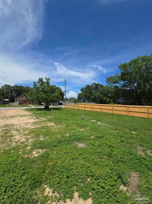 2815 E Gonzalez St, Pensacola, FL, 32503-6313 | Card Image