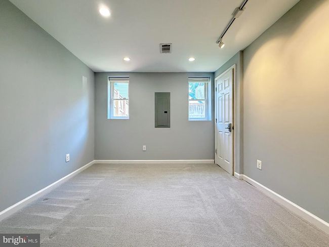 231 E Juniper Ave, House other with 3 bedrooms, 3 bathrooms and null parking in STERLING VA | Image 37