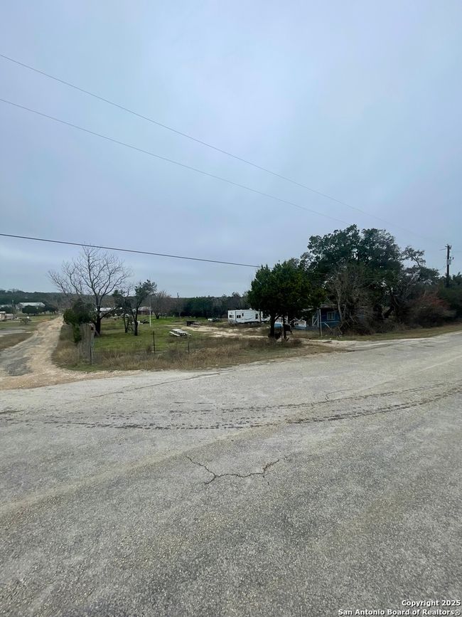 300 Oakland Dr, House other with 2 bedrooms, 2 bathrooms and null parking in Blanco TX | Image 19