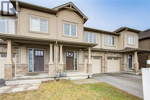 71 Heron St, Welland, ON, L3C0E6 | Card Image