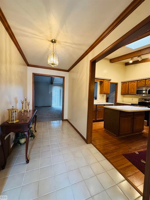 18834 Woods Dr W, Clinton Township, MI, 48036-4200 | Card Image