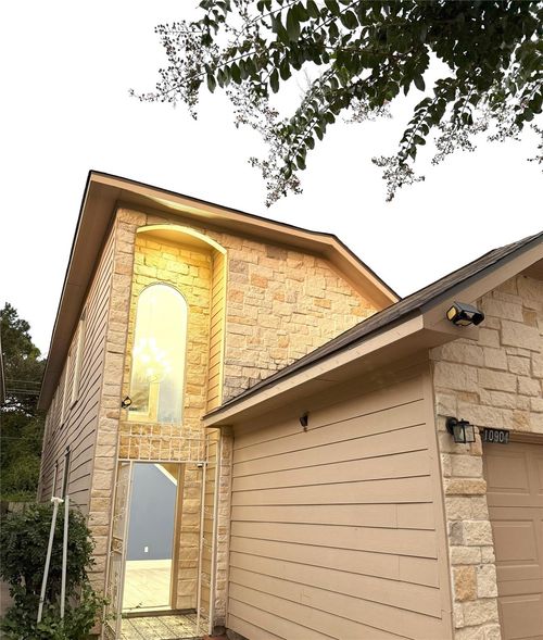 10904 Panther Ct, Houston, TX, 77099-5615 | Card Image