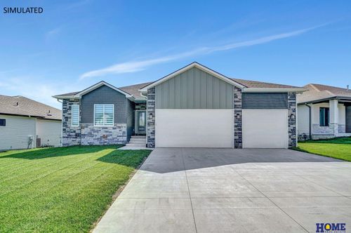 820 Regiment Rd, Lincoln, NE, 68527-1808 | Card Image