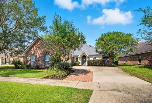 10681 Hilltree Dr, Baton Rouge, LA, 70810-7071 | Card Image