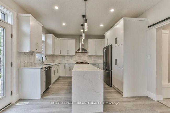 51 Elliot St, House other with 6 bedrooms, 3 bathrooms and 2 parking in Strathroy ON | Image 12