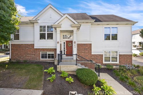 442 Plaza Pl, Aurora, IL, 60504-4402 | Card Image
