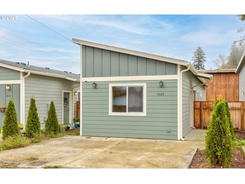 1020 3rd Ave Sw, Castle Rock, WA, 98611-9186 | Card Image