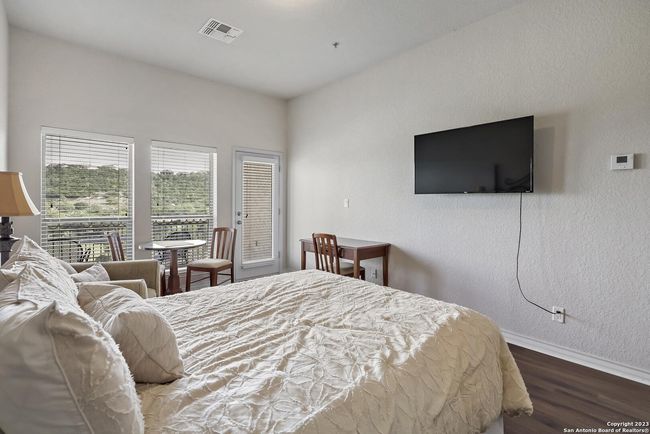 UNIT-304 - 20 Tapatio Dr E, Condo with 2 bedrooms, 2 bathrooms and null parking in Boerne TX | Image 10