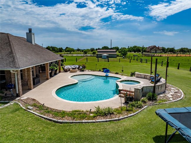17087 County Road 266, Home with 3 bedrooms, 4 bathrooms and 2 parking in East Bernard TX | Image 12