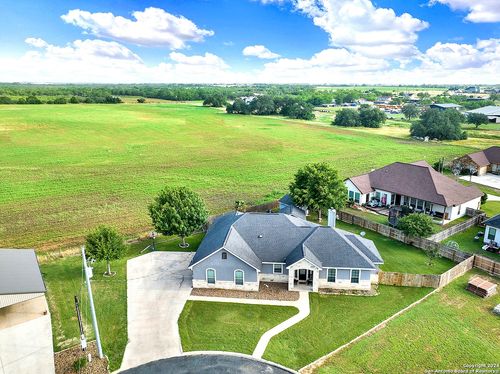 112 Park Way, Poth, TX, 78147-0974 | Card Image