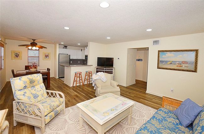 APT-101 - 1135 3 Rd Ave, House attached with 2 bedrooms, 2 bathrooms and null parking in Vero Beach FL | Image 9