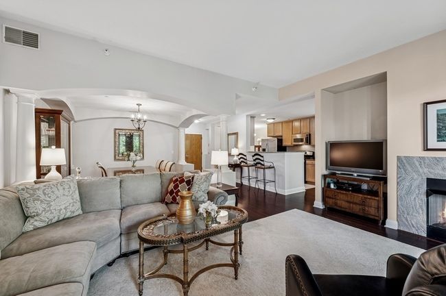 APT-409 - 2700 Summit Dr, Condo with 2 bedrooms, 2 bathrooms and 1 parking in Glenview IL | Image 5