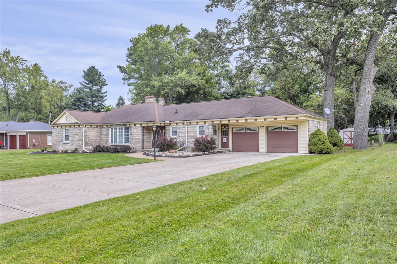 Albright Dr, Jackson, MI 49203