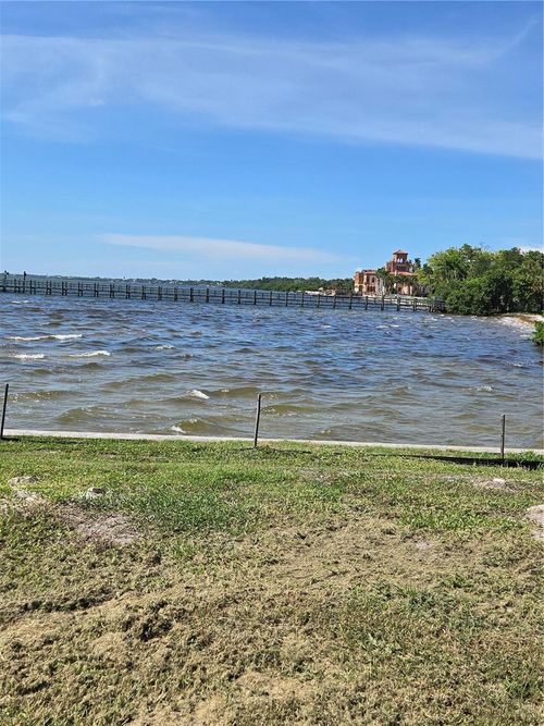 337 N Shore Dr, SARASOTA, FL, 34234-2715 | Card Image