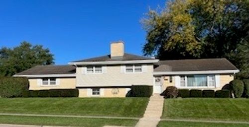 719 Hillside Ave, Antioch, IL, 60002-1217 | Card Image