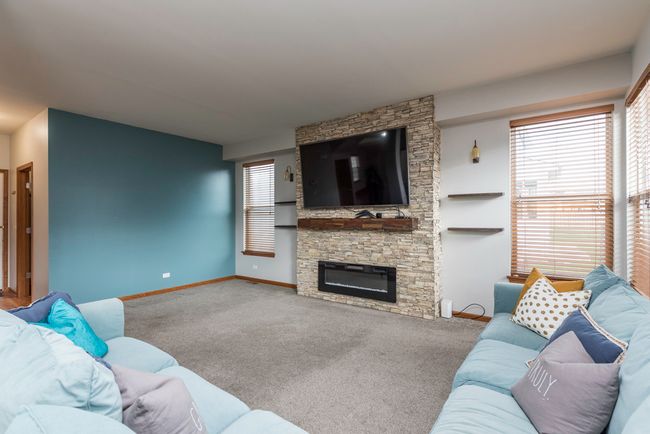 39251 Crofton Ln, House other with 4 bedrooms, 4 bathrooms and 2 parking in Beach Park IL | Image 15