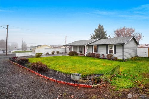 326 W 8th St, Warden, WA, 98857-9415 | Card Image
