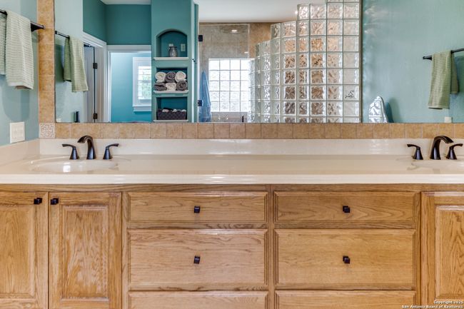 30131 Cibolo Run, House other with 3 bedrooms, 3 bathrooms and null parking in Fair Oaks Ranch TX | Image 18