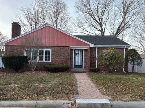 172 Florence St, Melrose, MA, 02176-3710 | Card Image