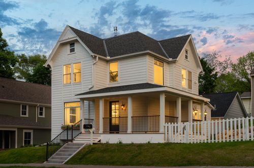 109 Pine St E, Stillwater, MN, 55082-5108 | Card Image