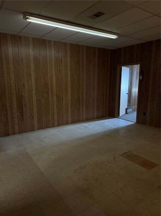 221 S Main St, Home with 0 bedrooms, 0 bathrooms and null parking in McGregor TX | Image 6