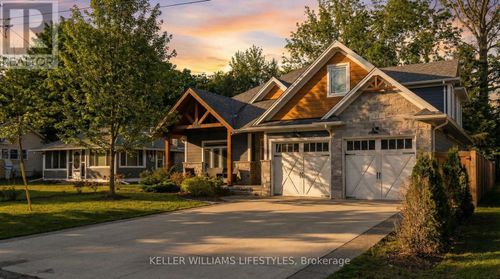 22 Delevan St, Bayfield, ON, N0M1G0 | Card Image