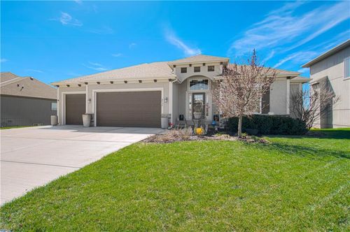 2729 W Elm St, Olathe, KS, 66061-7885 | Card Image