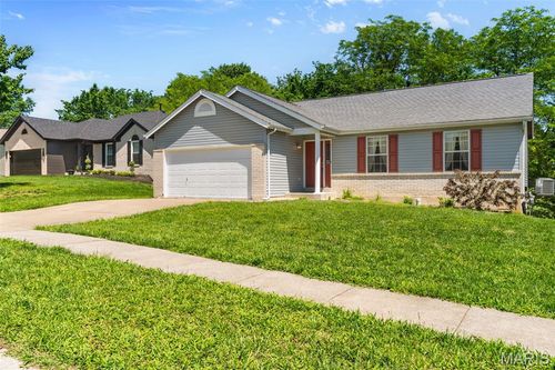2060 Peine Forest Dr, Wentzville, MO, 63385-2678 | Card Image