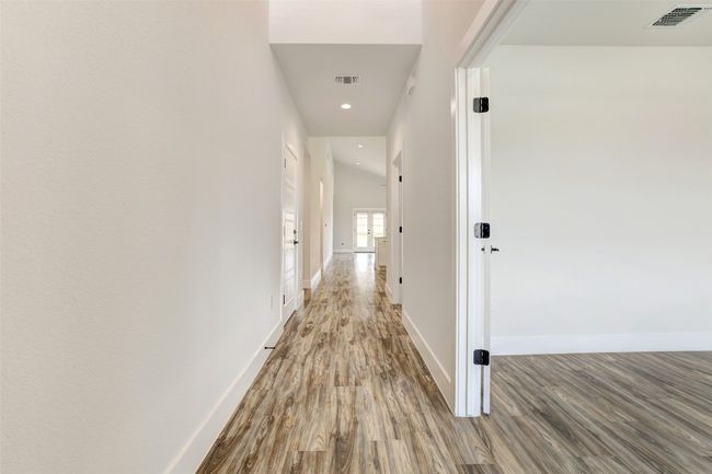 9601 Eloquence Dr, House other with 3 bedrooms, 3 bathrooms and 4 parking in Manor TX | Image 5