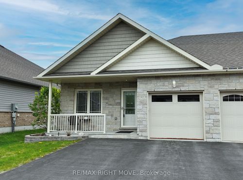 123 Lucy Lane, Orillia, ON, L3V0G3 | Card Image