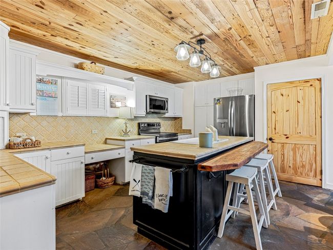 UNIT-10 - 80 Toxaway Shrs, Condo with 2 bedrooms, 3 bathrooms and null parking in Lake Toxaway NC | Image 14