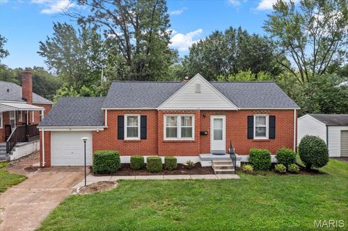 13 Saint Martha Ct, Florissant, MO, 63031-8129 | Card Image