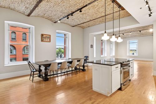 unit-203-300 Wall St, Saint Paul, MN, 55101-2474 | Card Image