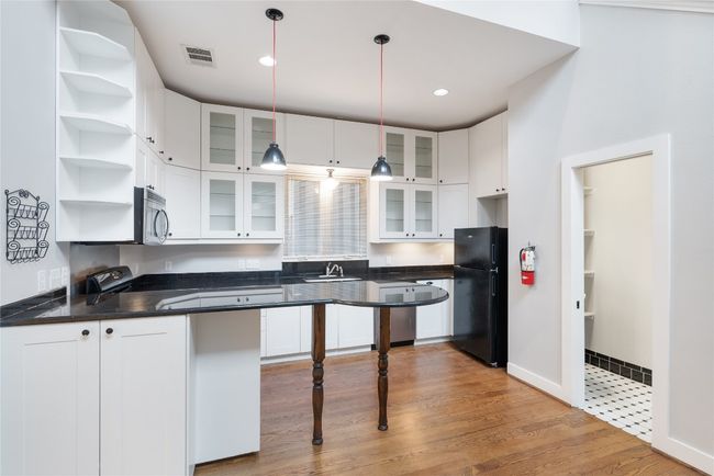1309 Chestnut Ave, Home with 5 bedrooms, 4 bathrooms and 3 parking in Austin TX | Image 29