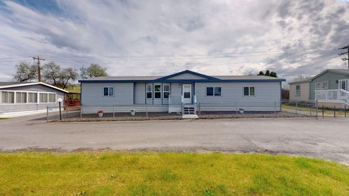6805 Haag St, West Richland, WA, 99353-9366 | Card Image