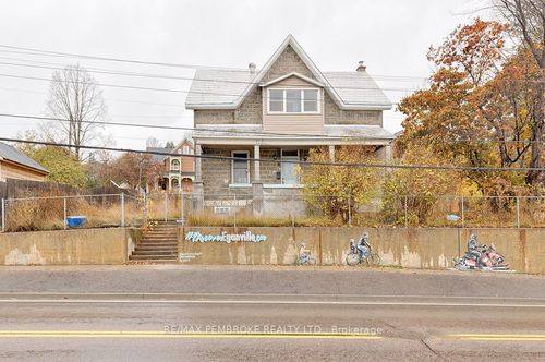 131 Bonnechere St W, Eganville, ON, K0J1T0 | Card Image