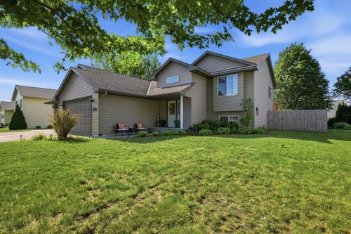 1705 Richland Avenue Sw, Willmar, MN, 56201 | Card Image