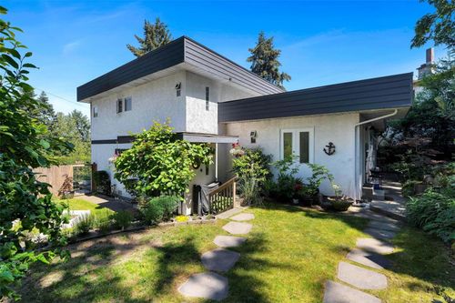 2635 Mill Bay Rd, Mill Bay, BC, V8H1C9 | Card Image
