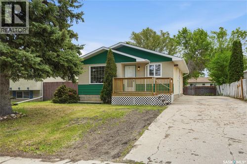 5929 Mckinley Ave, Regina, SK, S4T6P5 | Card Image