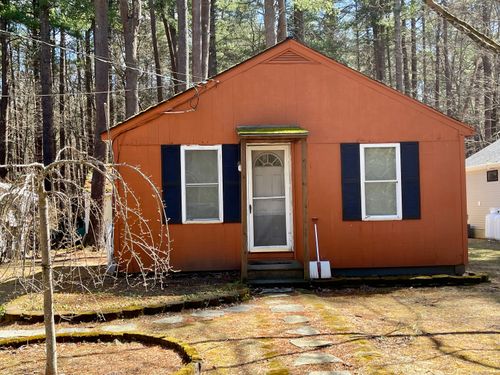 4 Weeks Ln, Killingly, CT, 06241-1532 | Card Image