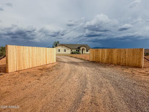 1002 E Lena Way, Huachuca City, AZ, 85616-8330 | Card Image