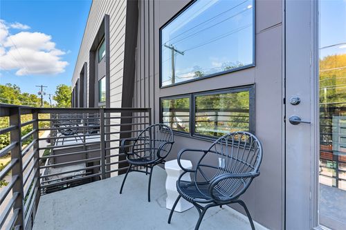 205-49 Navasota St, Austin, TX, 78702-5380 | Card Image