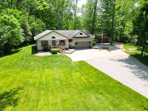 7716 Busch Rd, Birch Run, MI, 48415-8752 | Card Image