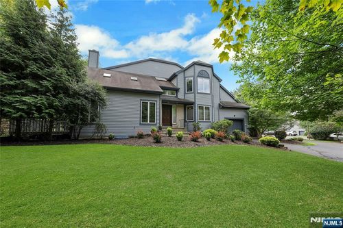24 Fair Ridge Ct, Wayne, NJ, 07470-2400 | Card Image
