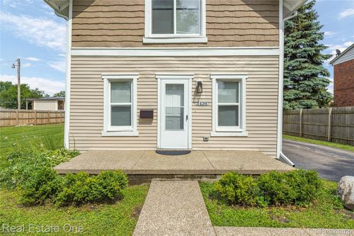 3420 Fairmont Rd, Royal Oak, MI, 48073-6402 | Card Image