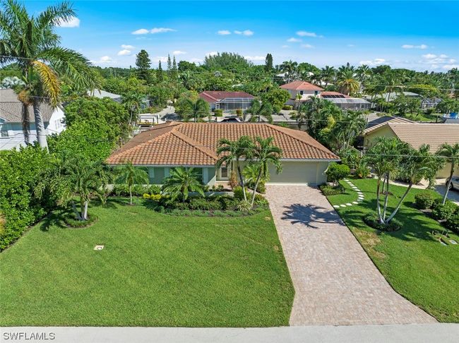 994 Whelk Drive, House other with 3 bedrooms, 2 bathrooms and null parking in Sanibel FL | Image 1